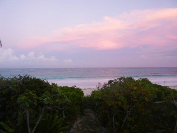 Bahamas Home 977840