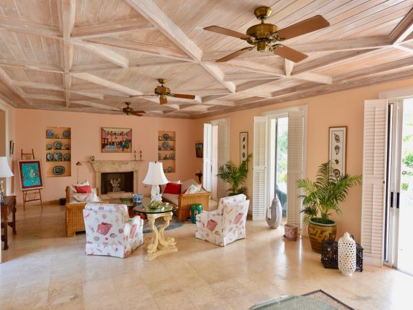 Bahamas Home 977844