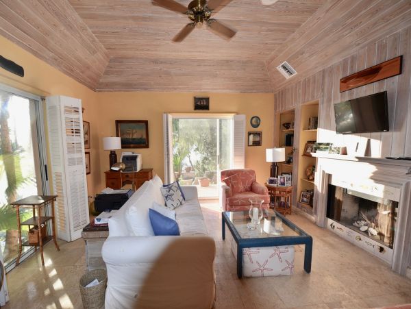 Bahamas Home 977844