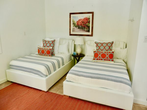 Bahamas Home 977848