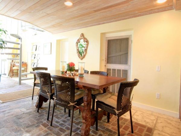 Bahamas Home 977852