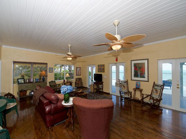 Bahamas Home 977872