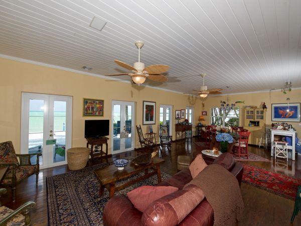 Bahamas Home 977872