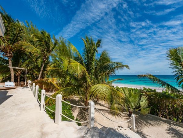 Bahamas Home 977877