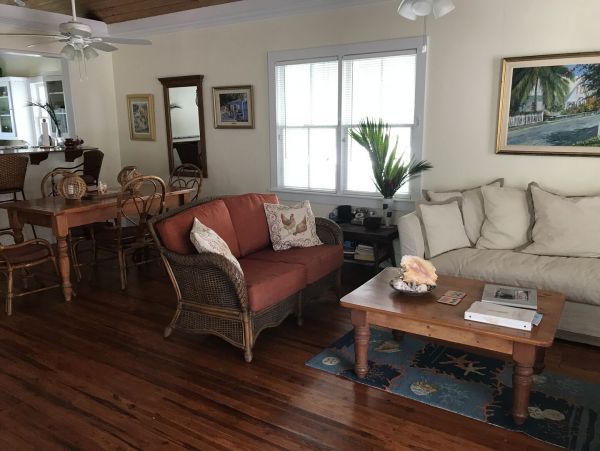 Bahamas Home 977880