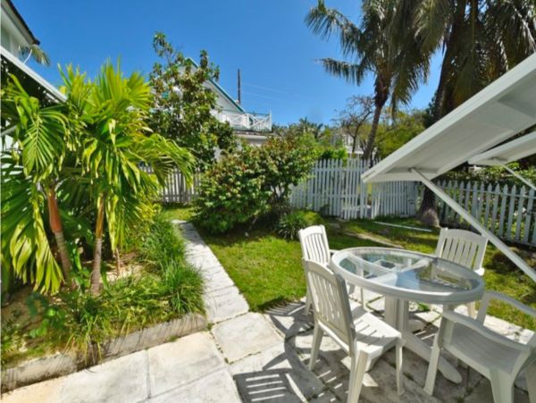 Bahamas Home 977880