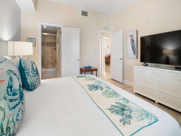 Amazing Location, Amenities, Pure Luxury in the Keys!