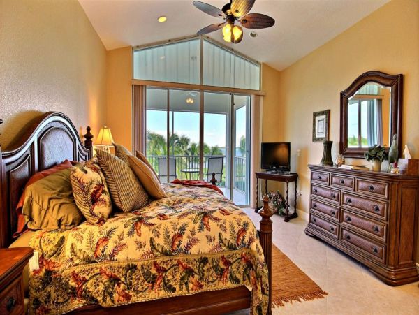 Luxury Three level townhouse Key Largo.