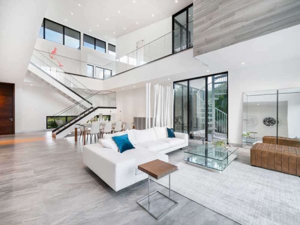 Hollywood Home 977994