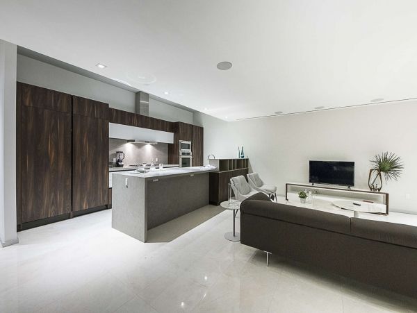 Hollywood Home 977995