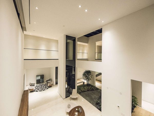 Hollywood Home 977995