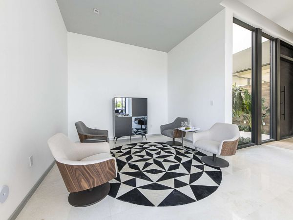 Hollywood Home 977995
