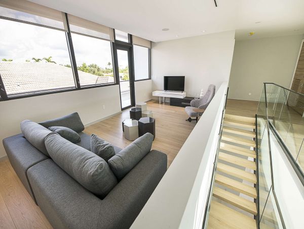 Hollywood Home 977995