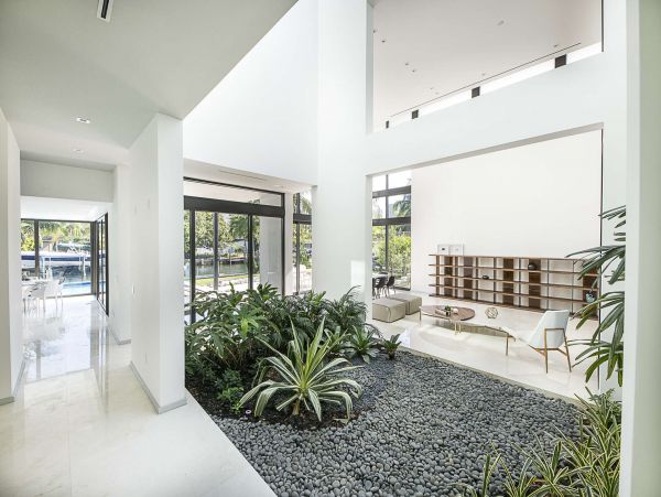 Hollywood Home 977995