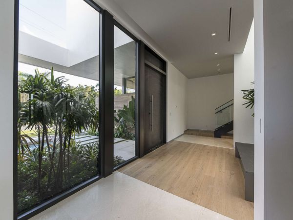 Hollywood Home 977995