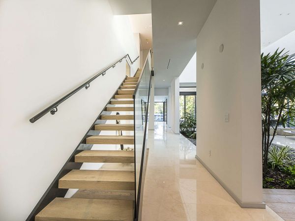 Hollywood Home 977995