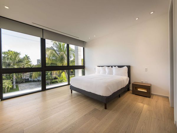 Hollywood Home 977995