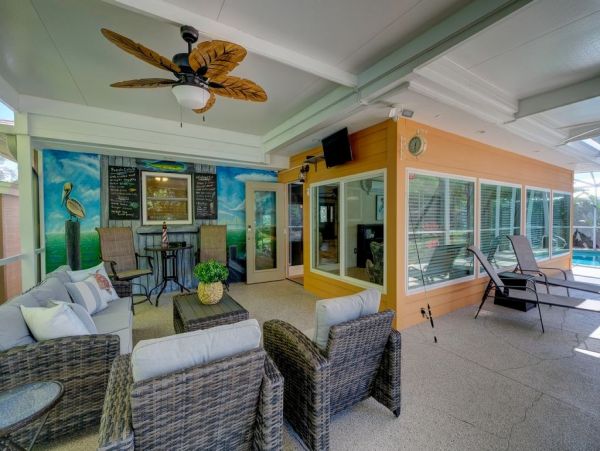 Bradenton Vacation Home with Caged Pool & Water Views