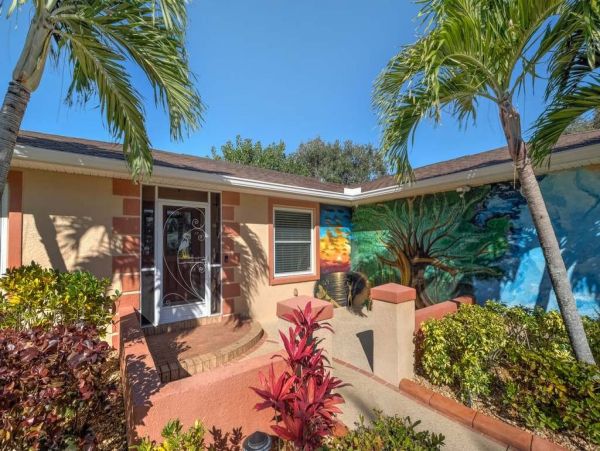 Bradenton Vacation Home with Caged Pool & Water Views
