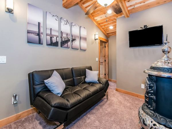 Ten Bedrooms South Lake Tahoe Vacation Pool Home