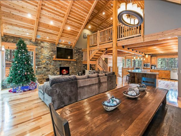 Ten Bedrooms South Lake Tahoe Vacation Pool Home