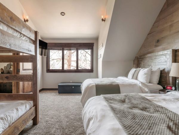 Platinum Seventeen Bedroom Villa in South Lake Tahoe