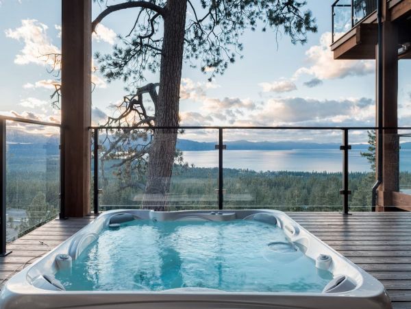 Platinum Seventeen Bedroom Villa in South Lake Tahoe