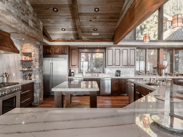 Platinum Seventeen Bedroom Villa in South Lake Tahoe
