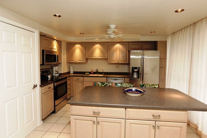 Kihei Rental: Lanai, Pool, Walk to Beaches & Shops