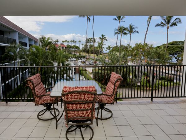 Kihei Rental: Lanai, Pool, Walk to Beaches & Shops