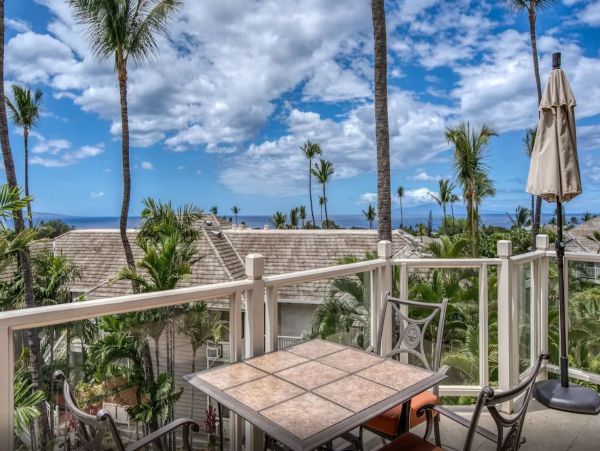 Wailea 2 Bedroom Vacation Condo Close to Beach Sleeps