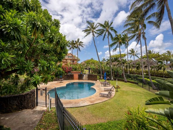 Koloa Lovely 2 Bedroom Vacation Condo