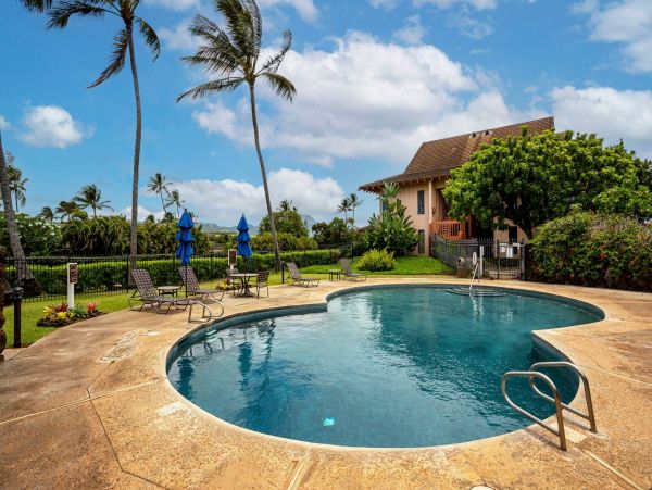 Koloa Lovely 2 Bedroom Vacation Condo