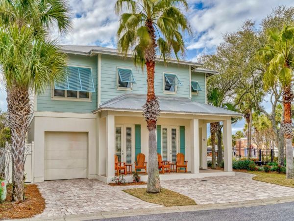 Luxury Six Bedroom Vacation Home with Pool in Miramar Beach