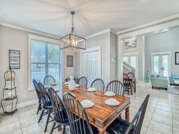 Luxury Six Bedroom Vacation Home with Pool in Miramar Beach