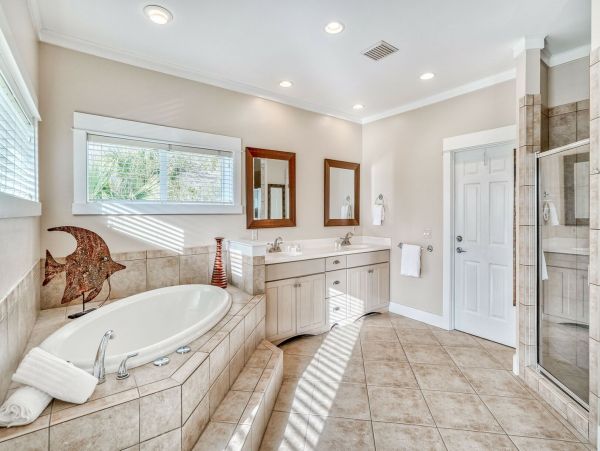 Luxury Six Bedroom Vacation Home with Pool in Miramar Beach