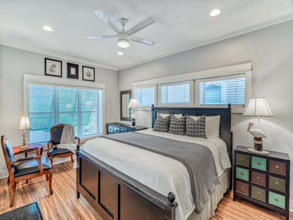 Luxury Six Bedroom Vacation Home with Pool in Miramar Beach