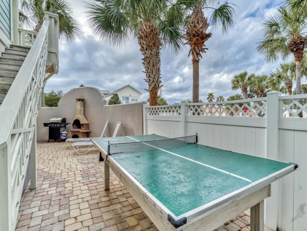 Luxury Six Bedroom Vacation Home with Pool in Miramar Beach