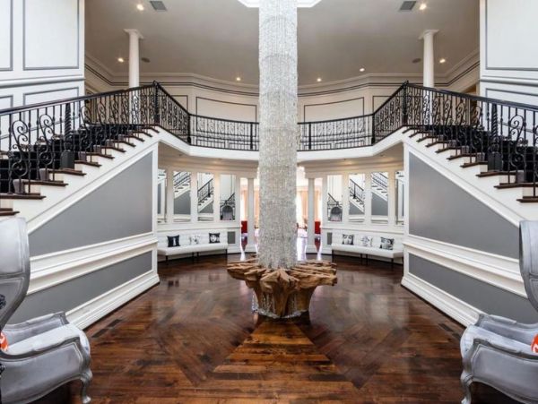 Luxury Seventeen Bedroom Rental Situated in Holmby Hills