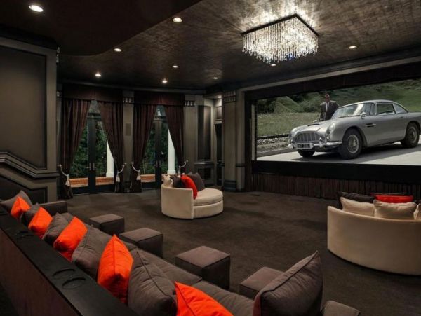 Luxury Seventeen Bedroom Rental Situated in Holmby Hills