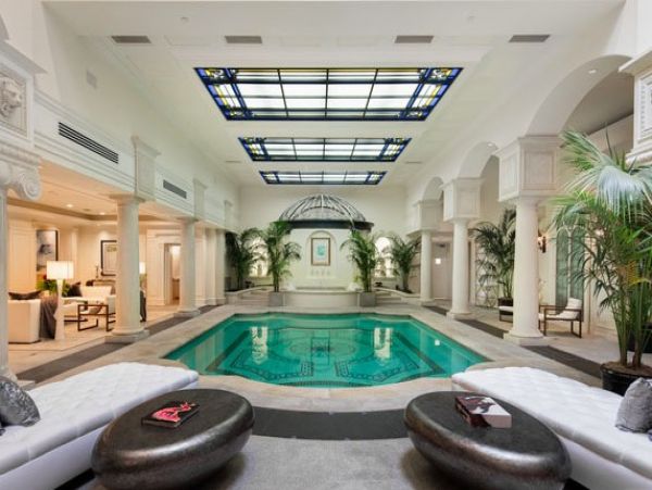 Los Angeles Luxury Vacation Mansion Sleeps Twenty Guests