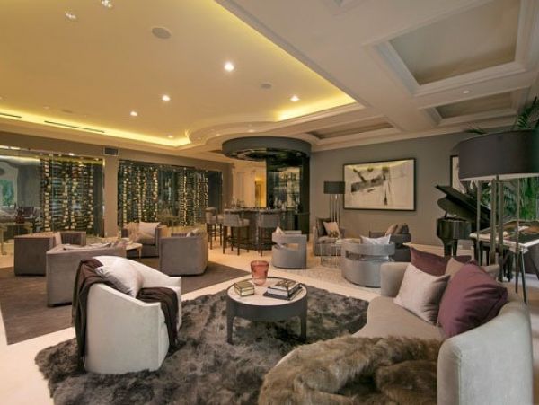 Los Angeles Luxury Vacation Mansion Sleeps Twenty Guests