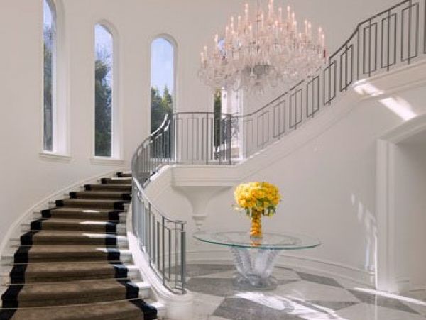 Los Angeles Luxury Vacation Mansion Sleeps Twenty Guests