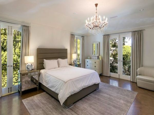 Los Angeles Luxury Vacation Mansion Sleeps Twenty Guests