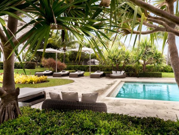 Oceanfront Luxury Vacation Pool Villa in Nassau Six Bedrooms