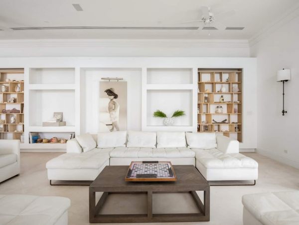 Oceanfront Luxury Vacation Pool Villa in Nassau Six Bedrooms