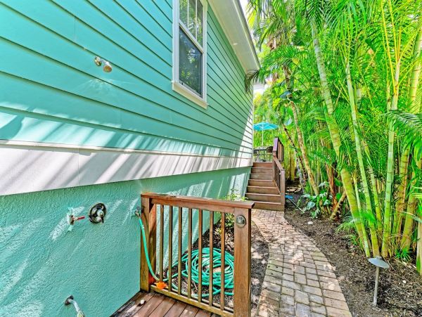 Anna Maria Island Four Bedrooms Walk to Beach Rental Home