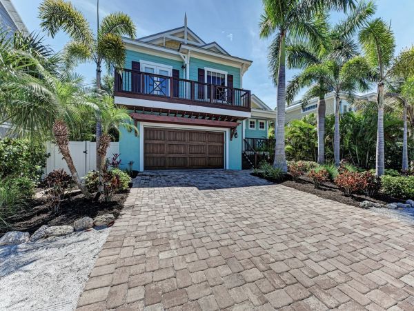 Anna Maria Island Four Bedrooms Walk to Beach Rental Home