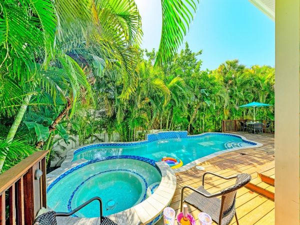 Anna Maria Island Four Bedrooms Walk to Beach Rental Home