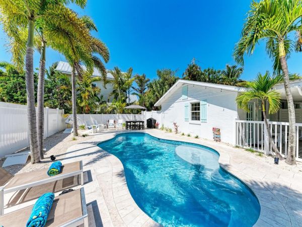 Holmes Beach Vacation Rental - Anna Maria Island Beach Rental Near Gulf